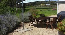 Adelaide accommodation: Peppermint Farm Cottage