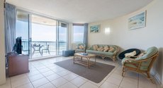 Caloundra accommodation: Monterey Lodge Unit 16 27 Warne Terrace Kings Beach