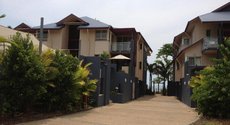 Mission Beach accommodation: Beach House Apartment 1