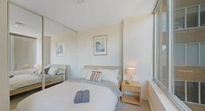 Melbourne accommodation: A Comfy & Central 2br Apt Near Flinders Station