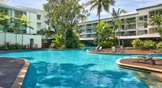 Cairns accommodation: Palm Cove Beach Apartment