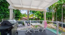 Cairns accommodation: Decked Out By The Sea
