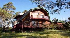 Leura accommodation: Sublime Cedar Lodge Leura