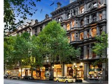 Melbourne accommodation: Collins Street Apartments