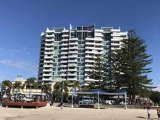 Gold Coast accommodation: Grand Hotel Apartments Gold Coast by owner