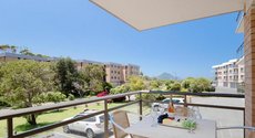 Nelson Bay accommodation: Commodore 8 6 Intrepid Close