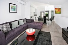 Brisbane accommodation: Views from Red Hill - Modern and Spacious Split-Level Executive 3BR Red Hill Apartment Close to CBD