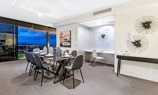 Gold Coast accommodation: Circle On Cavill - Q Stay