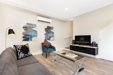 Melbourne accommodation: Manhattan Apartments - Notting Hill