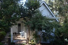 Melbourne accommodation: Merrow Cottages - Forest Edge