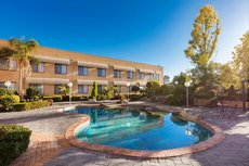Canberra accommodation: Best Western Plus Garden City Hotel