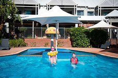 Perth accommodation: Broadwater Resort Como