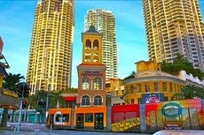 Gold Coast accommodation: Chevron Renaissance Private Apartments