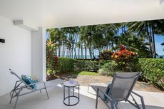 Cairns accommodation: Beachfront Apt In Alamanda Beachfront Resort 21