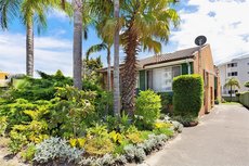 Nelson Bay accommodation: Macadamia Court Unit 2 8 Government Road