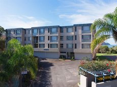 Nelson Bay accommodation: Weatherly Close Ocean Shores Unit 10 27