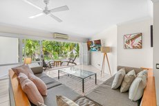 Cairns accommodation: Poolside Apt In Alamanda Beachfront Resort 55