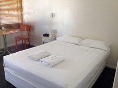Bowen accommodation: Shell Motel Pearly Shell Motel