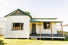 Cessnock accommodation: Coal d' Vine Cottage - Cessnock NSW