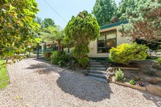 Melbourne accommodation: Healesville Selfie - self contained house