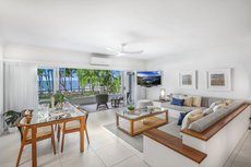 Cairns accommodation: Absolute Beachfront Alamanda Resort 14