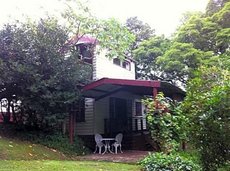 Melbourne accommodation: Stone's Throw Cottage Bed and Breakfast