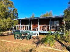 Pokolbin accommodation: Twin Trees Country Cottages