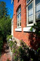 Hobart accommodation: Lowena Cafe and Accommodation