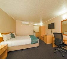 Gladstone accommodation: Harbour Sails Motor Inn