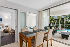 Cairns accommodation: Palm Cove Beach Apartment