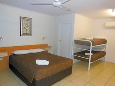 Charters Towers accommodation: Country Road Motel