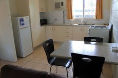 Cairns accommodation: Oasis Inn Apartments