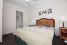Nelson Bay accommodation: Carindale Unit 13/19-23 Dowling Street