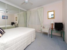 Nelson Bay accommodation: Laman Lodge Unit 6 15 Laman Street