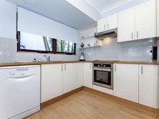 Nelson Bay accommodation: Carindale Unit 10/19-23 Dowling Street
