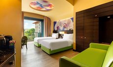 Resorts World Sentosa - Festive Hotel