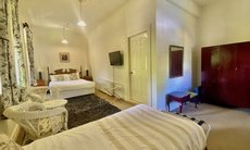 Leura accommodation: Leura House