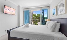 Gold Coast accommodation: Holiday Holiday Chevron Renaissance Apartments