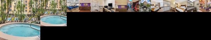 Comfort Suites Maingate East