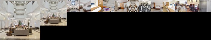 Wyndham Garden Baronne Plaza