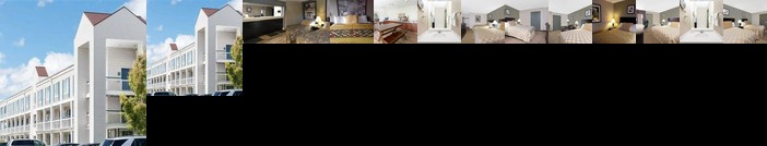 Super 8 by Wyndham Brook Park/Cleveland