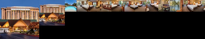 DoubleTree by Hilton Hotel Seattle Airport