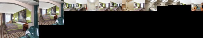 Super 8 by Wyndham Clarksville Northeast