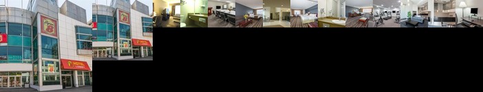 Super 8 by Wyndham Downtown Toronto