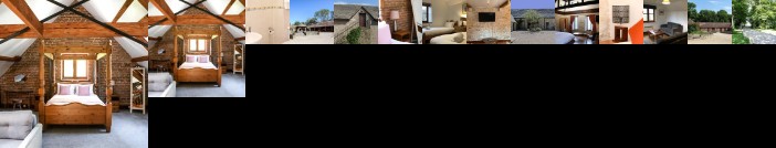 Kingston Country Courtyard