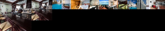 La Familia Gallo Rojo