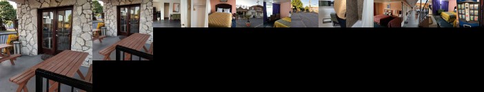 La Hacienda Motel
