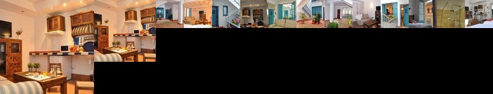 HolaStays Casas y Patios de Triana