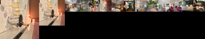 Charnwood Cottages in Warburton