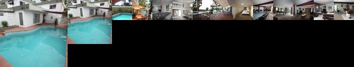 Hope Island Views Bed & Breakfast